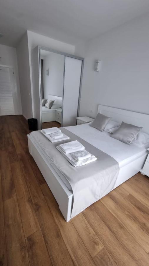 Elan Luxury Apartments & Rooms พลาฟ ภายนอก รูปภาพ