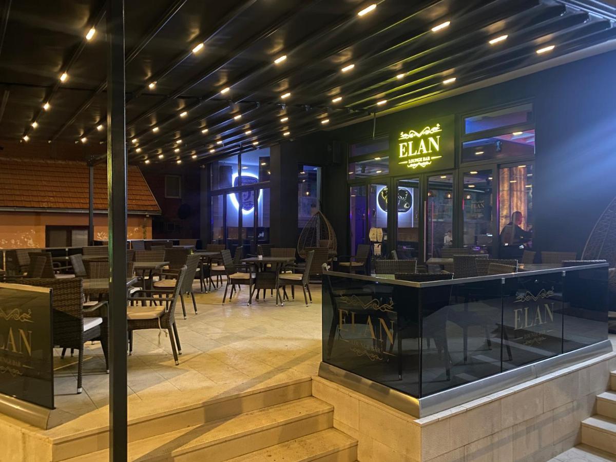 Elan Luxury Apartments & Rooms พลาฟ ภายนอก รูปภาพ